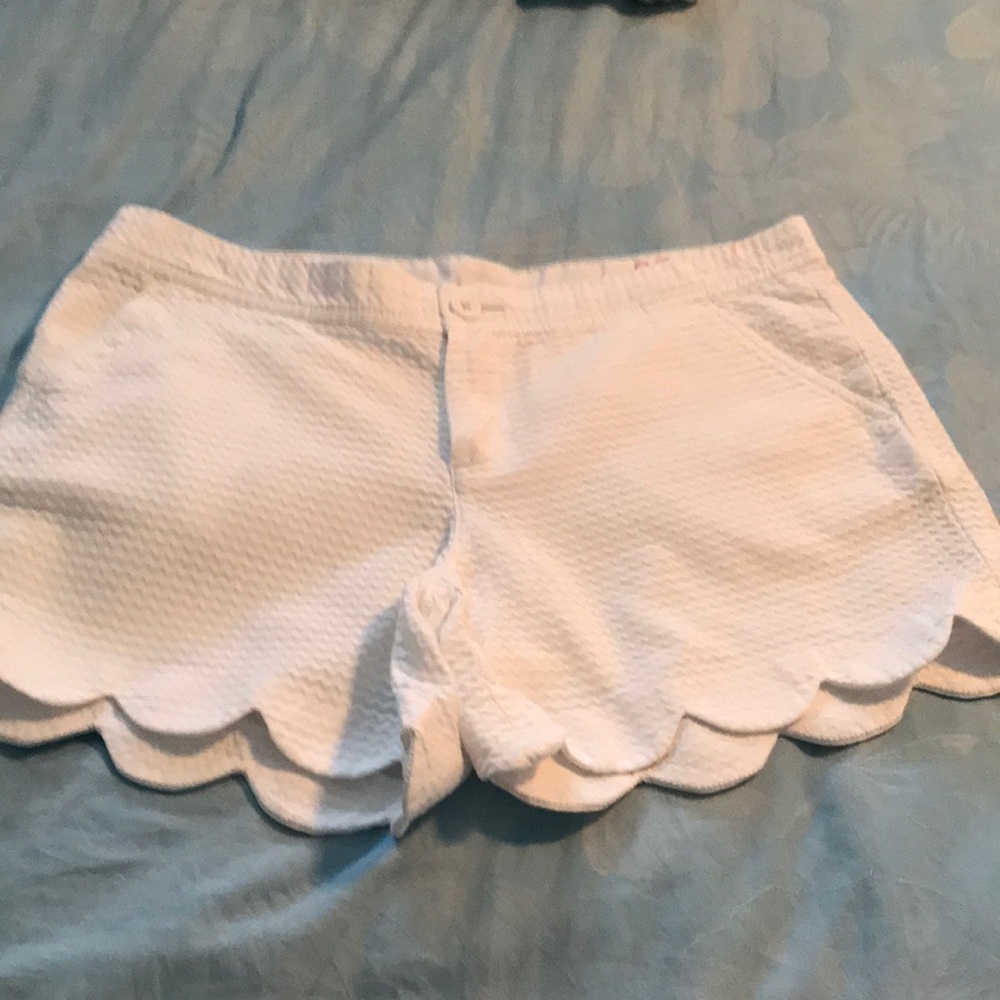 Lilly Pulitzer White shorts Sz 8